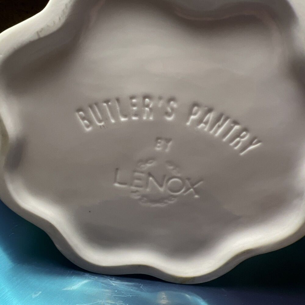 Lenox Butler's Pantry Garden Party White Lace Flower Bouquet Tea Pot - Picture 4 of 4